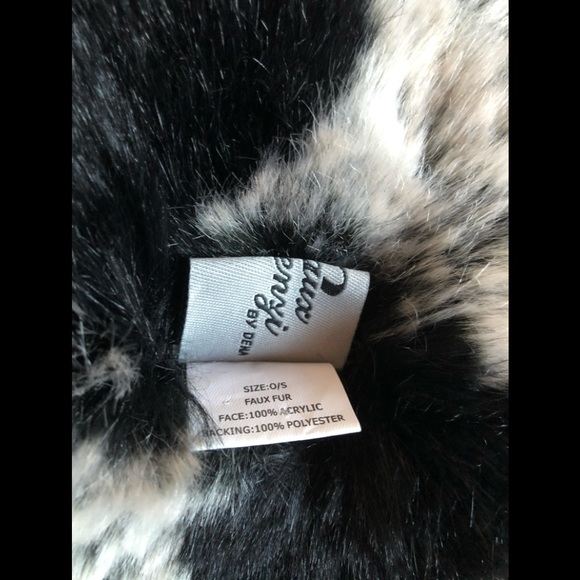 DENA TWIST FAUX FUR INFINITY SCARF🧣 - Picture 7 of 8